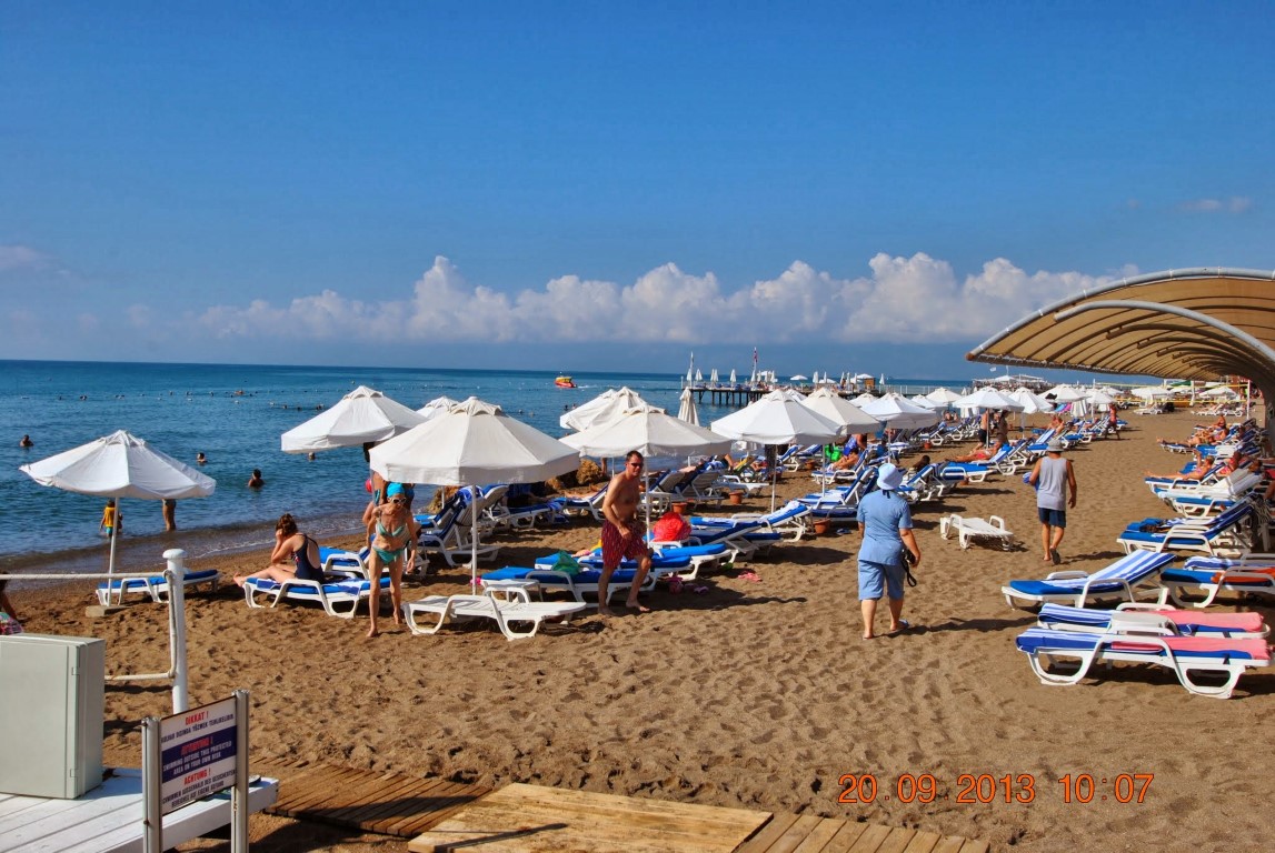 imagini hotel TITANIC LARA